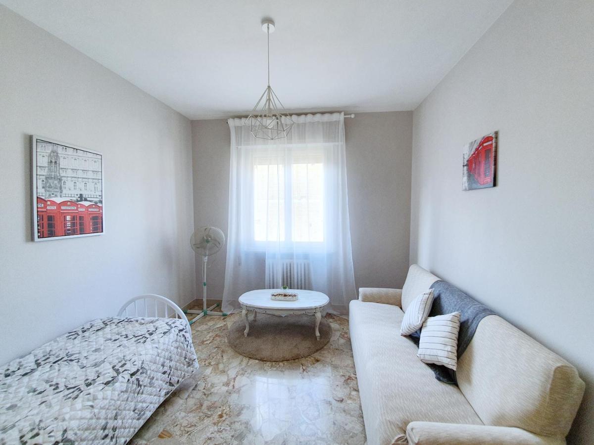 Affittacamere Zona Caserma-Stazione Foligno Dış mekan fotoğraf